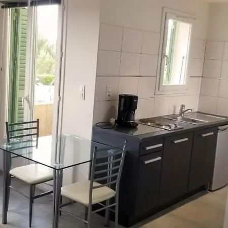 Apartment Studio Avec Piscine *